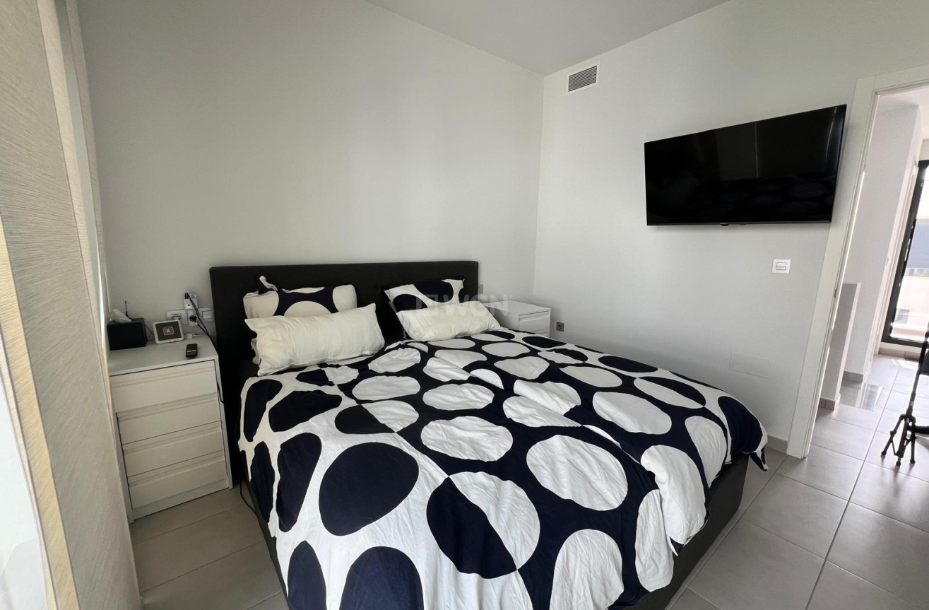 Odsprzedaż - Villa - Orihuela Costa - Villamartín-las Filipinas