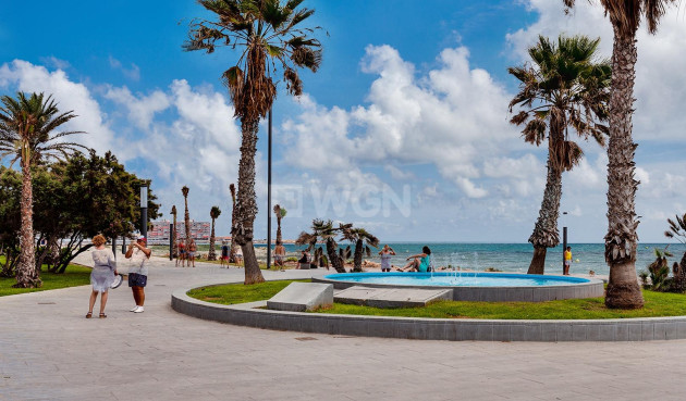 Odsprzedaż - Mieszkanie w bloku - Torrevieja - Estacion De Autobuses