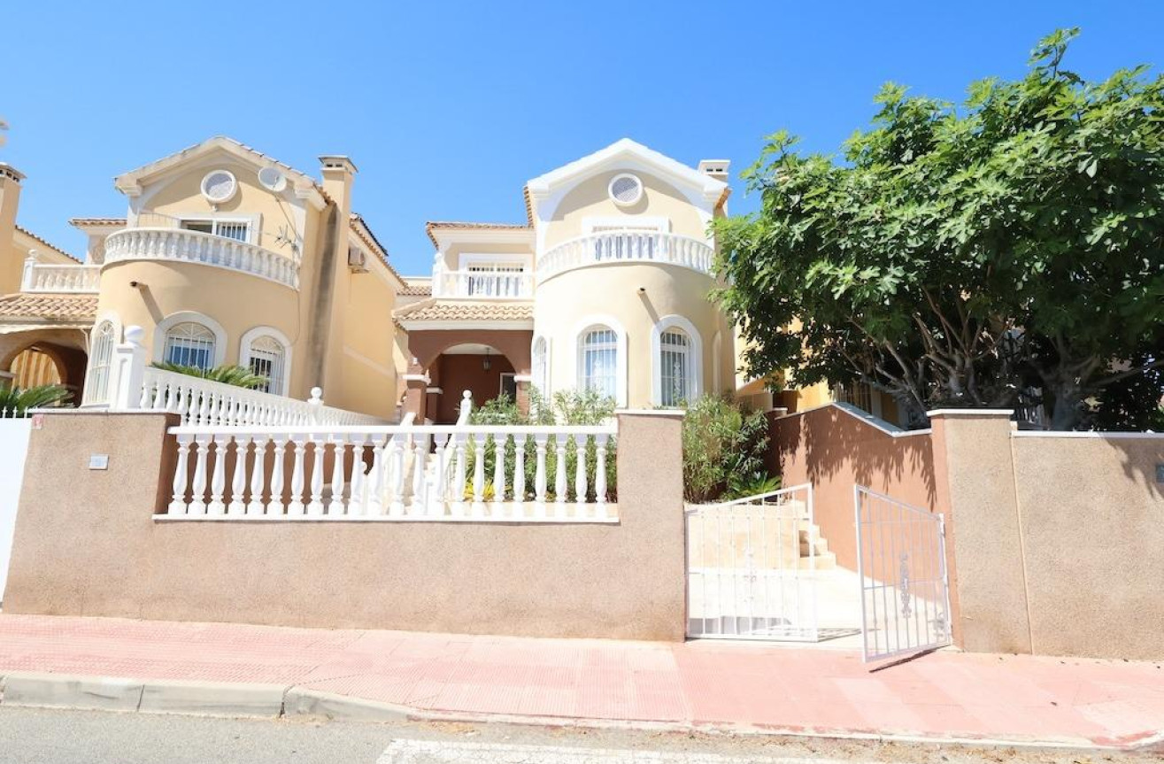 Odsprzedaż - Villa - Orihuela Costa - Costa Blanca