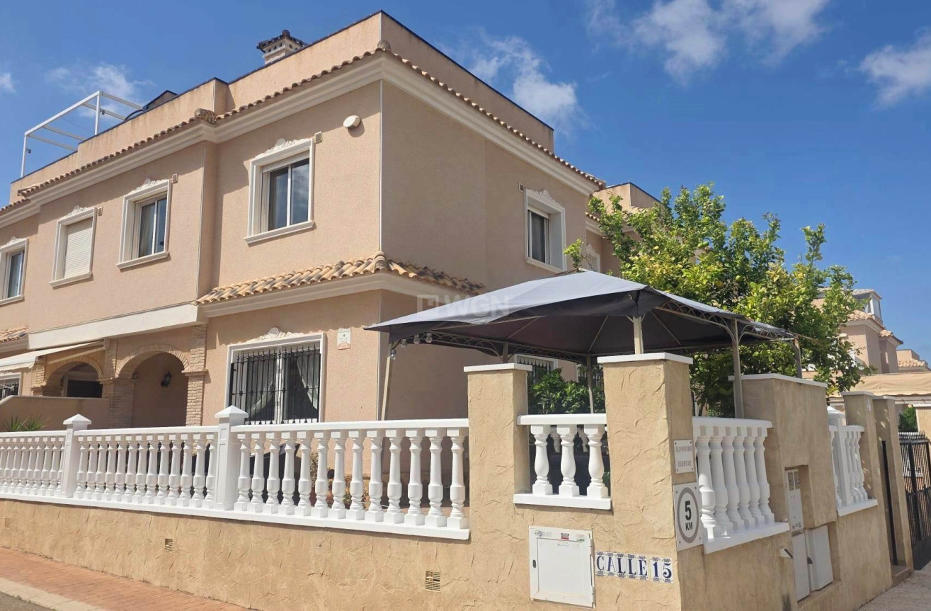 Odsprzedaż - Villa - Villamartin - Costa Blanca