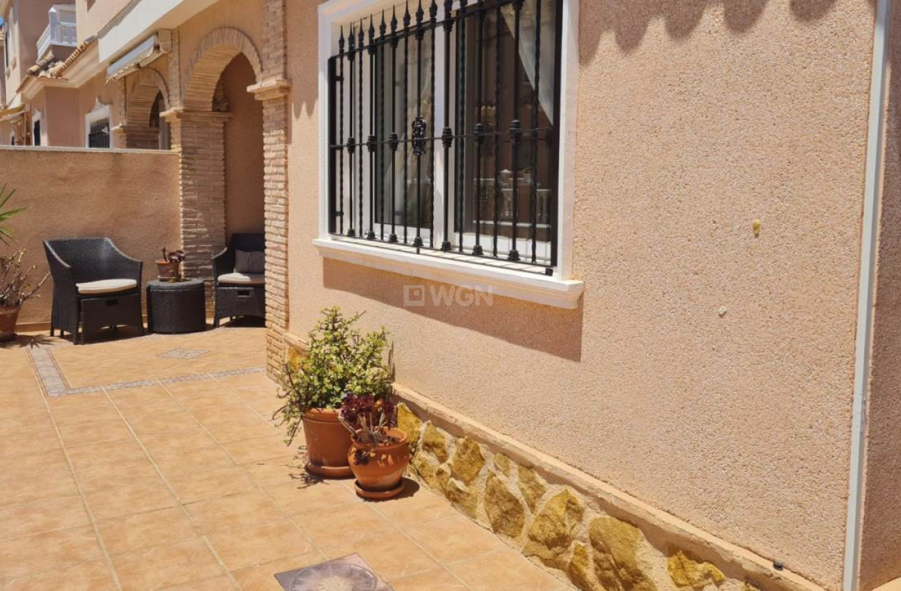 Odsprzedaż - Villa - Villamartin - Costa Blanca