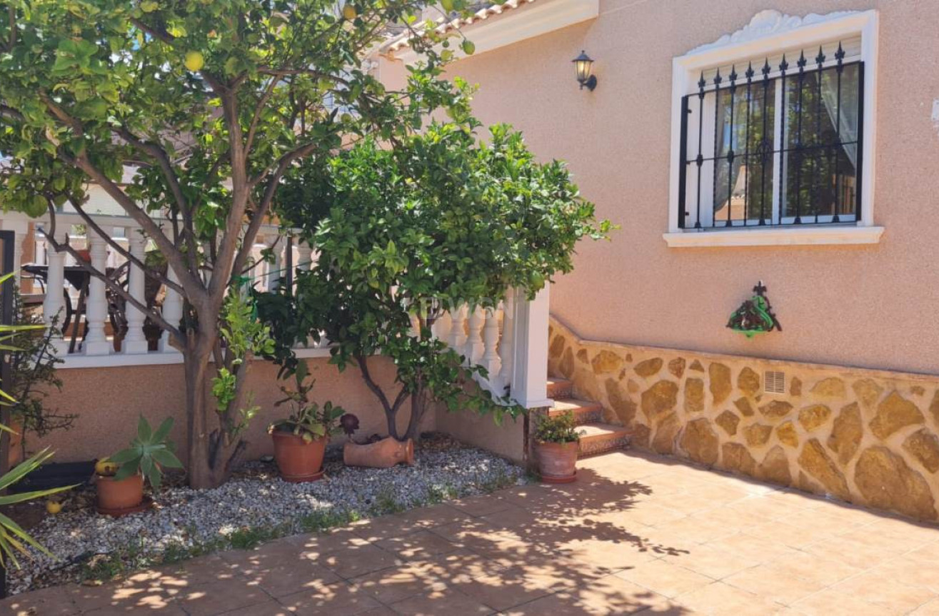 Odsprzedaż - Villa - Villamartin - Costa Blanca