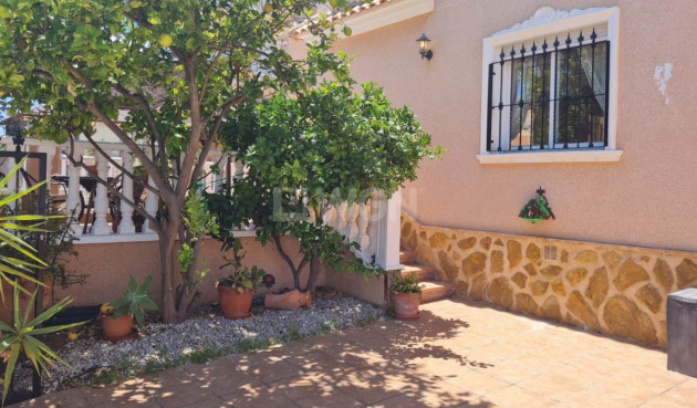 Odsprzedaż - Villa - Villamartin - Costa Blanca