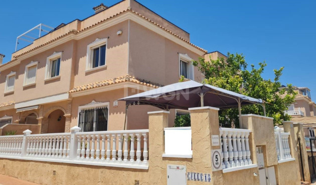 Odsprzedaż - Villa - Villamartin - Costa Blanca