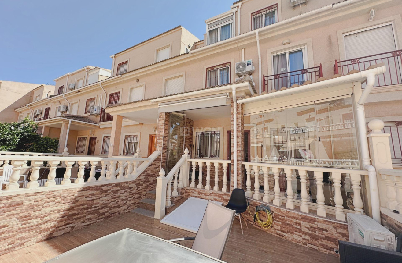 Odsprzedaż - Villa - Orihuela Costa - La Zenia