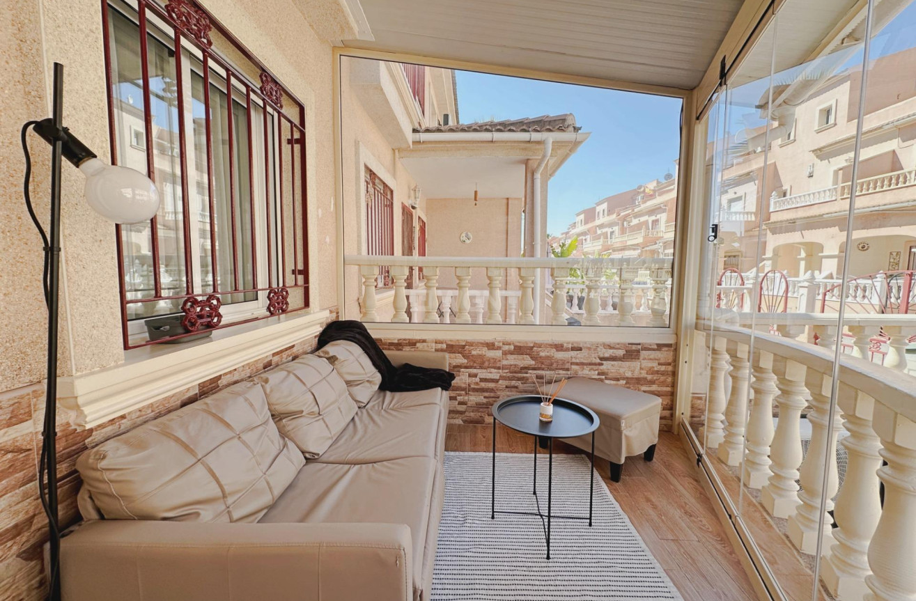 Odsprzedaż - Villa - Orihuela Costa - La Zenia