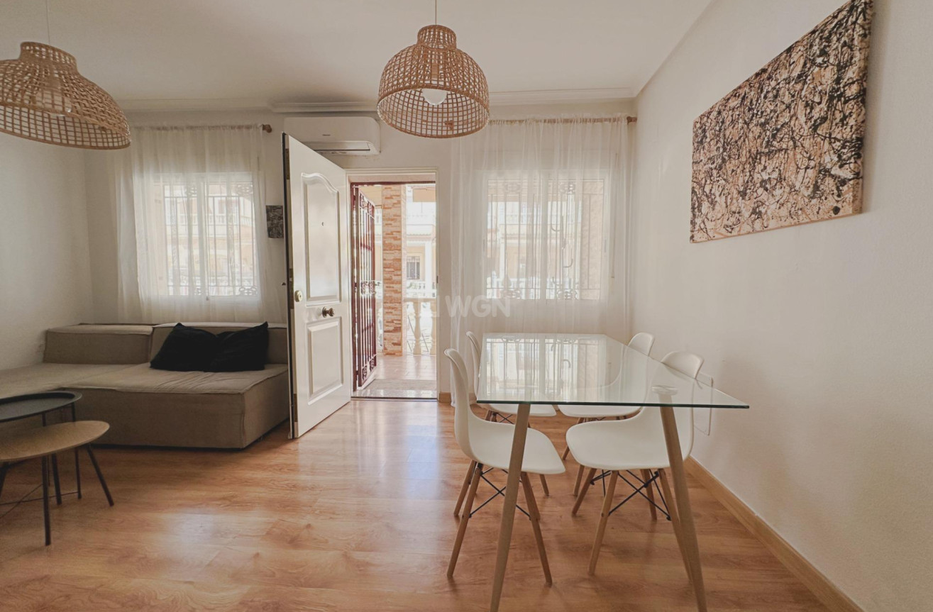 Odsprzedaż - Villa - Orihuela Costa - La Zenia