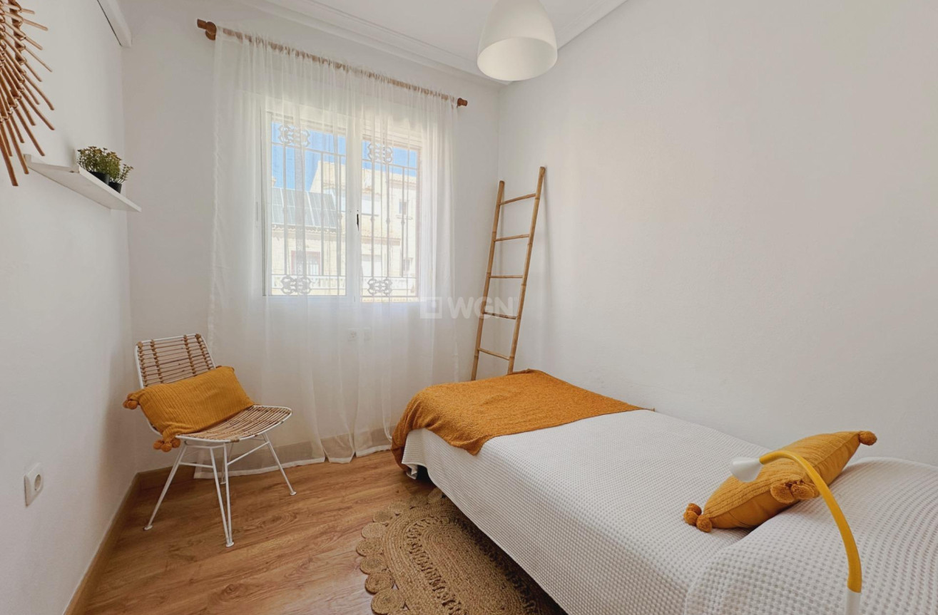 Odsprzedaż - Villa - Orihuela Costa - La Zenia