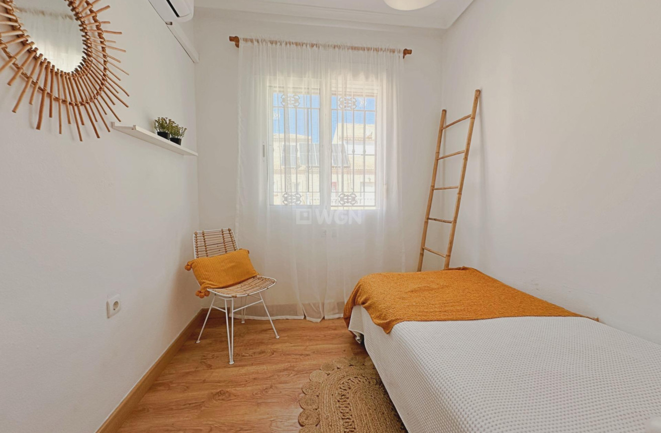 Odsprzedaż - Villa - Orihuela Costa - La Zenia