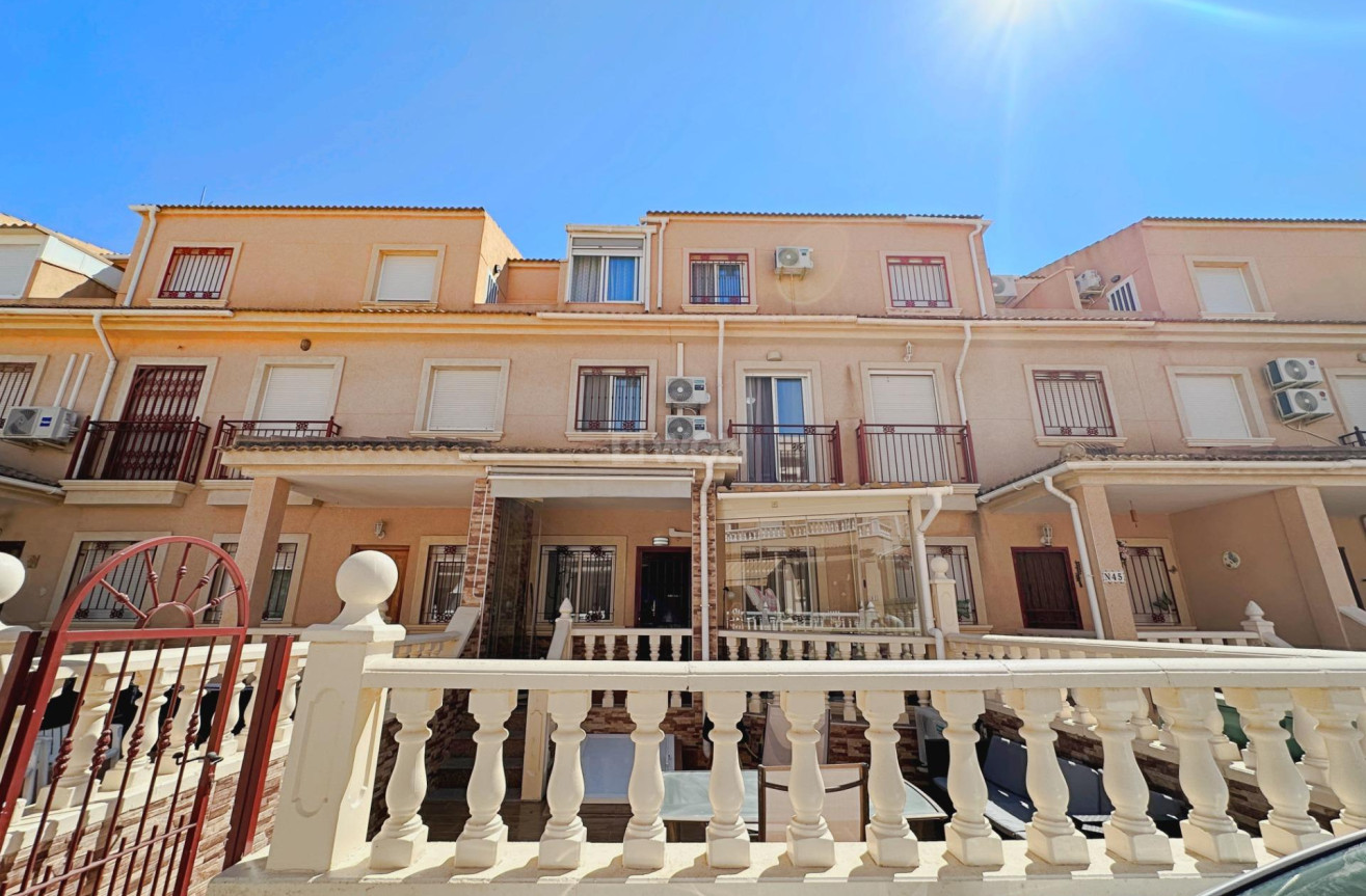 Odsprzedaż - Villa - Orihuela Costa - La Zenia