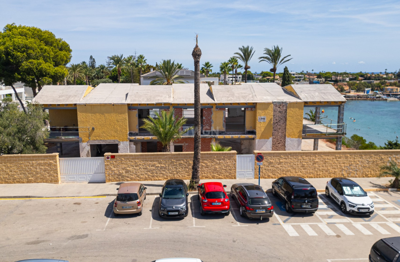 Odsprzedaż - Villa - Cabo Roig - Costa Blanca