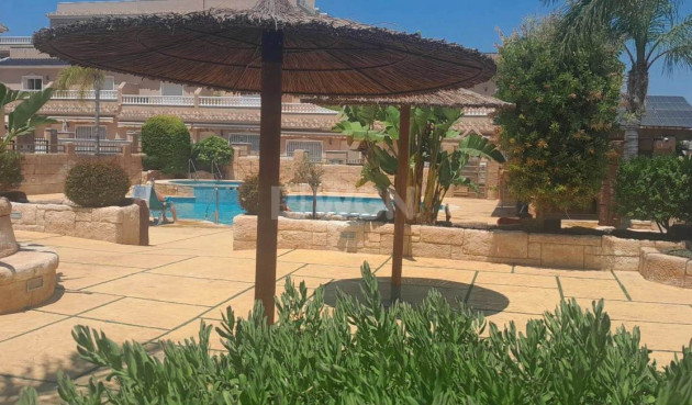 Odsprzedaż - Villa - Villamartin - Costa Blanca