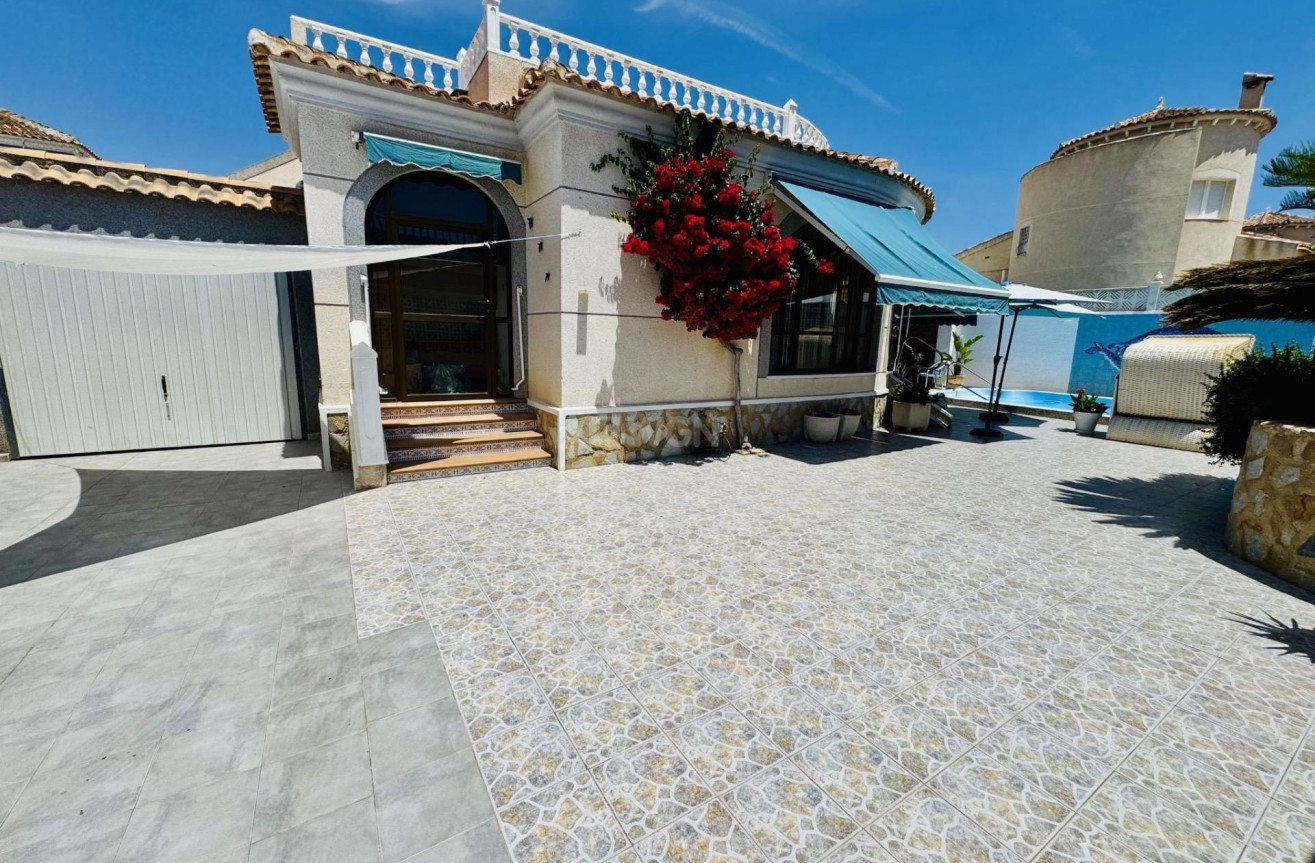 Odsprzedaż - Villa - Torrevieja - La Siesta - El Salado - Torreta