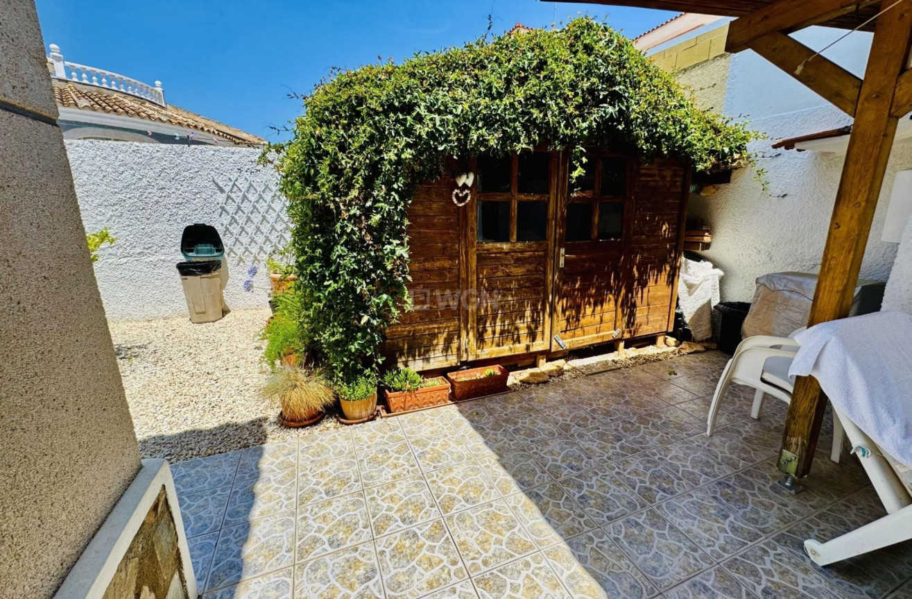 Odsprzedaż - Villa - Torrevieja - La Siesta - El Salado - Torreta
