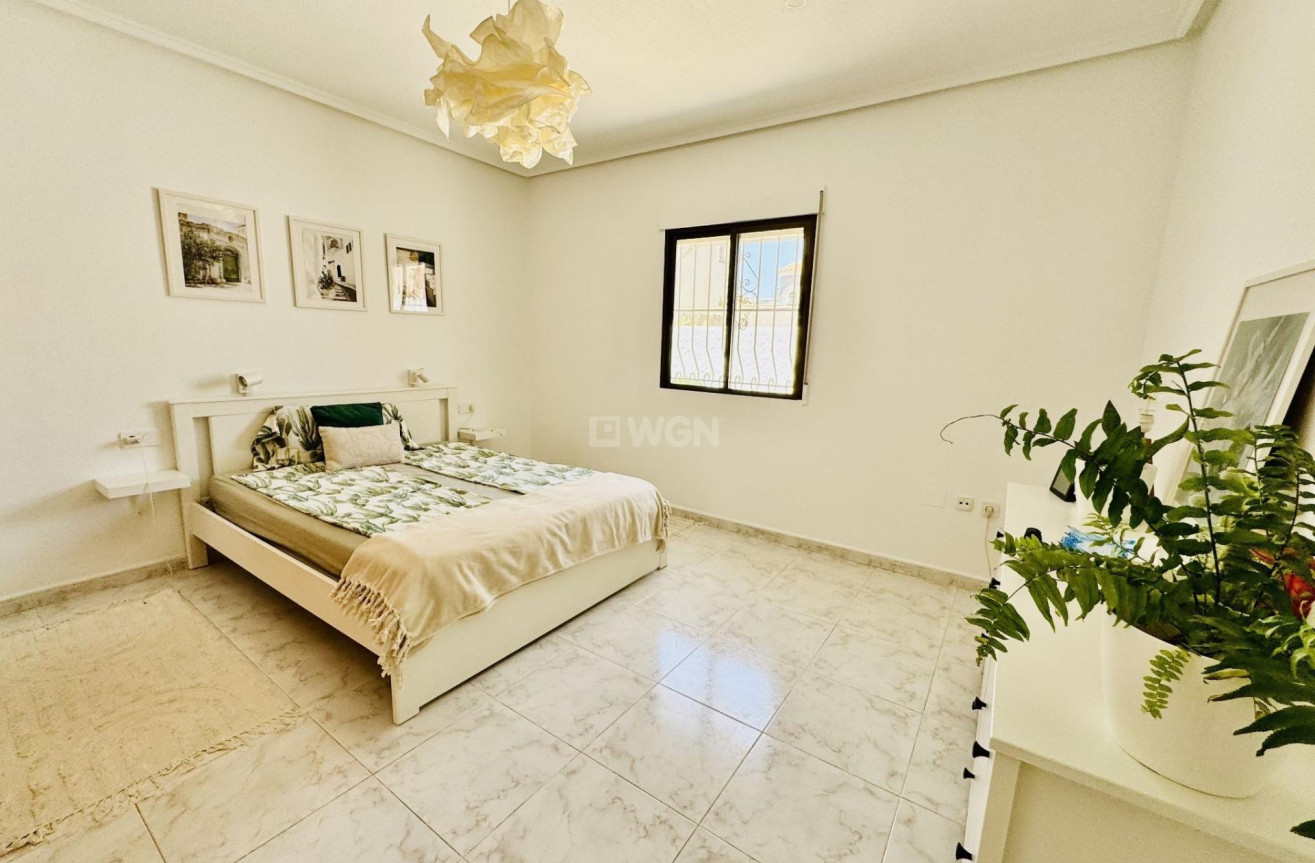 Odsprzedaż - Villa - Torrevieja - La Siesta - El Salado - Torreta