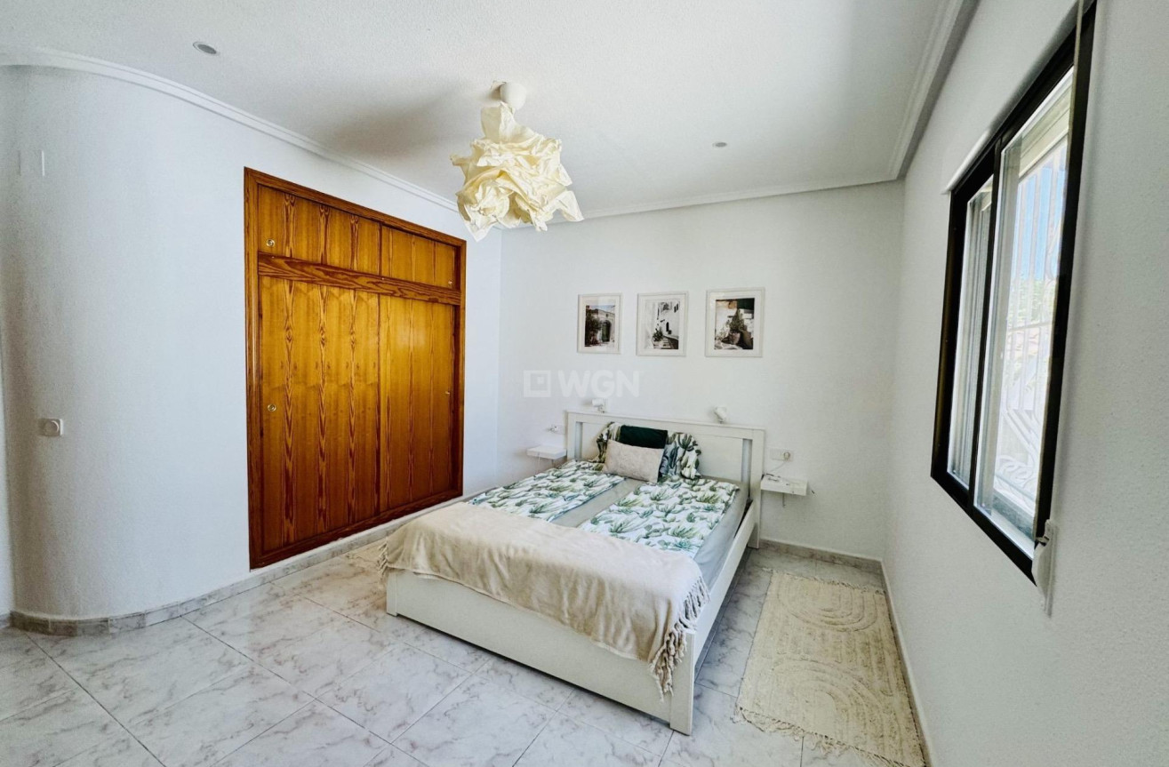 Odsprzedaż - Villa - Torrevieja - La Siesta - El Salado - Torreta
