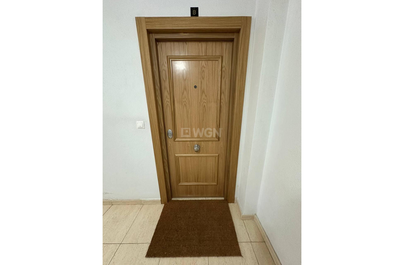 Odsprzedaż - Mieszkanie w bloku - Torrevieja - Centro