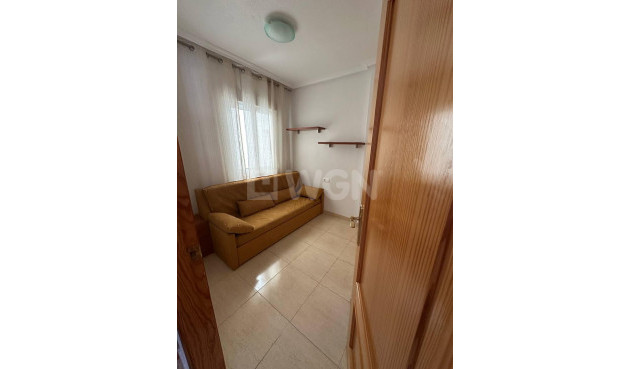 Odsprzedaż - Mieszkanie w bloku - Torrevieja - Centro