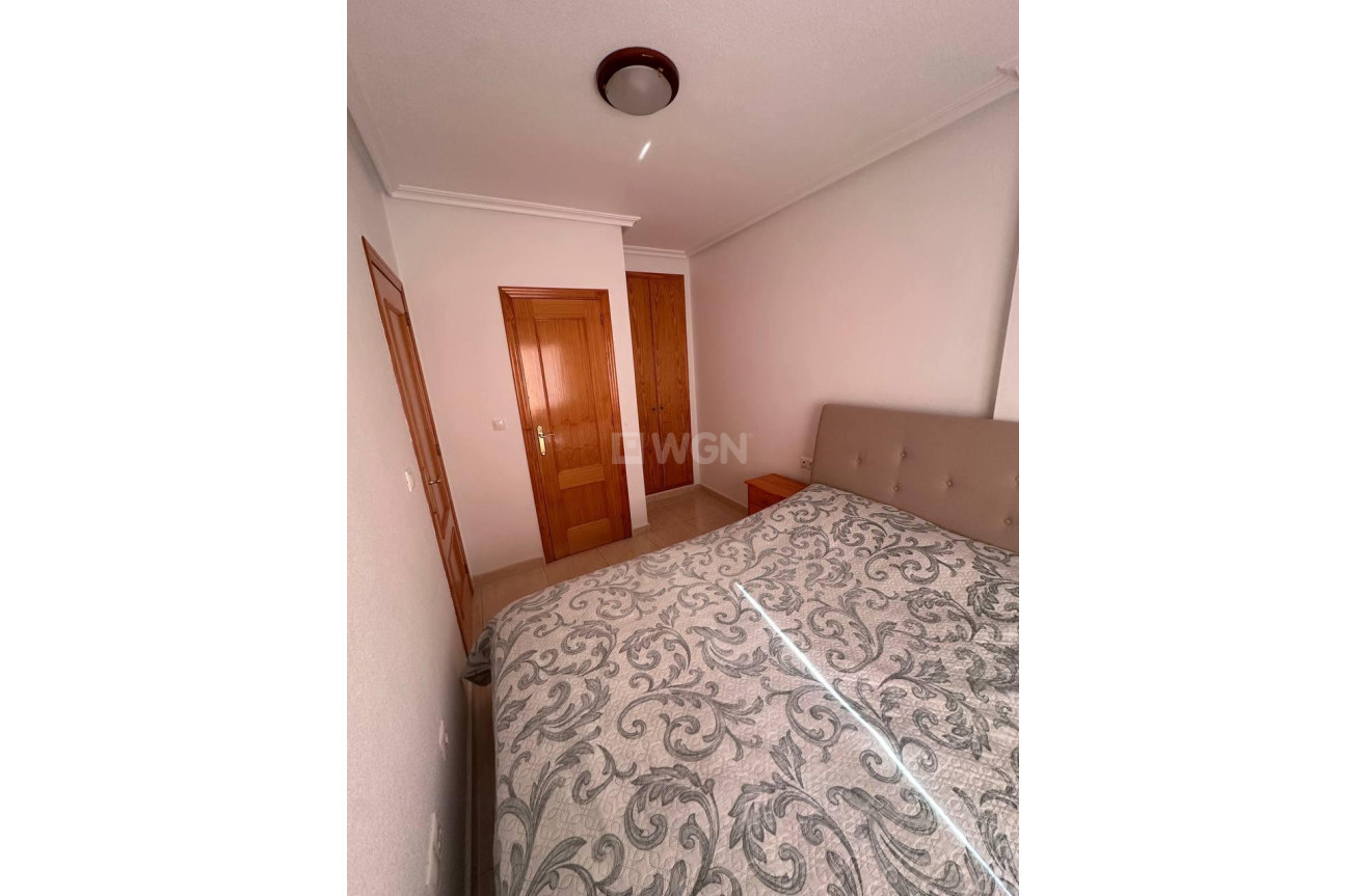 Odsprzedaż - Mieszkanie w bloku - Torrevieja - Centro