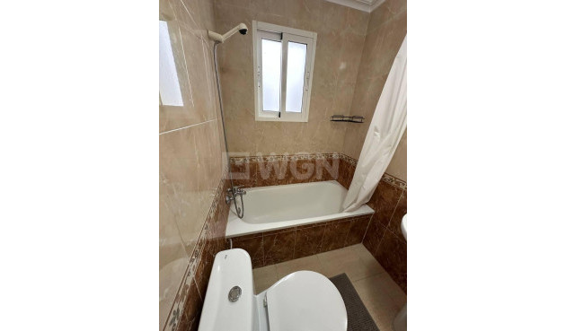 Odsprzedaż - Mieszkanie w bloku - Torrevieja - Centro