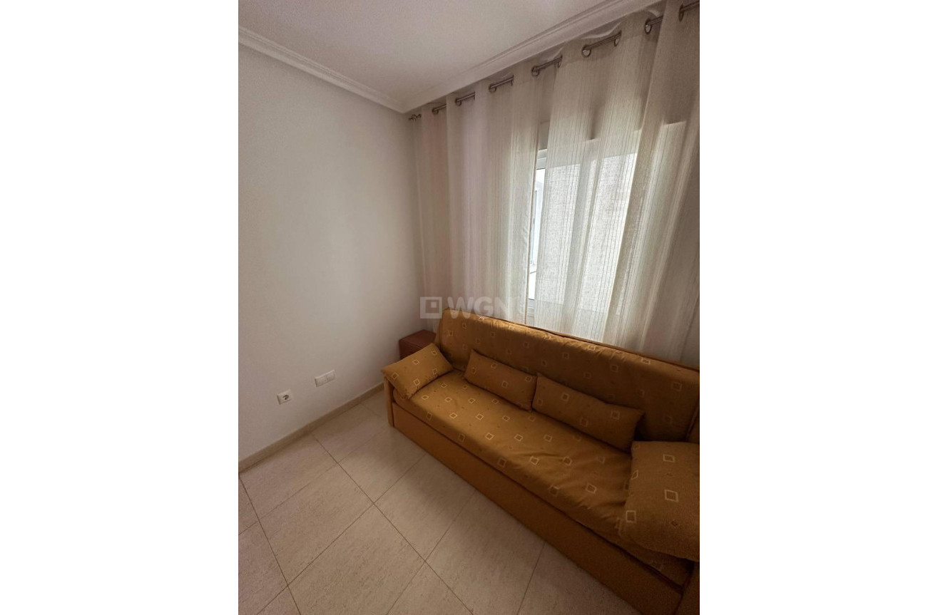 Odsprzedaż - Mieszkanie w bloku - Torrevieja - Centro