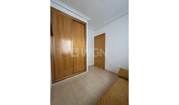 Odsprzedaż - Mieszkanie w bloku - Torrevieja - Centro