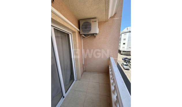 Odsprzedaż - Mieszkanie w bloku - Torrevieja - Centro