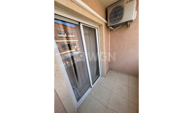 Odsprzedaż - Mieszkanie w bloku - Torrevieja - Centro