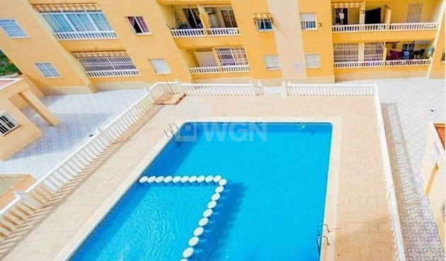 Odsprzedaż - Mieszkanie w bloku - Torrevieja - Centro