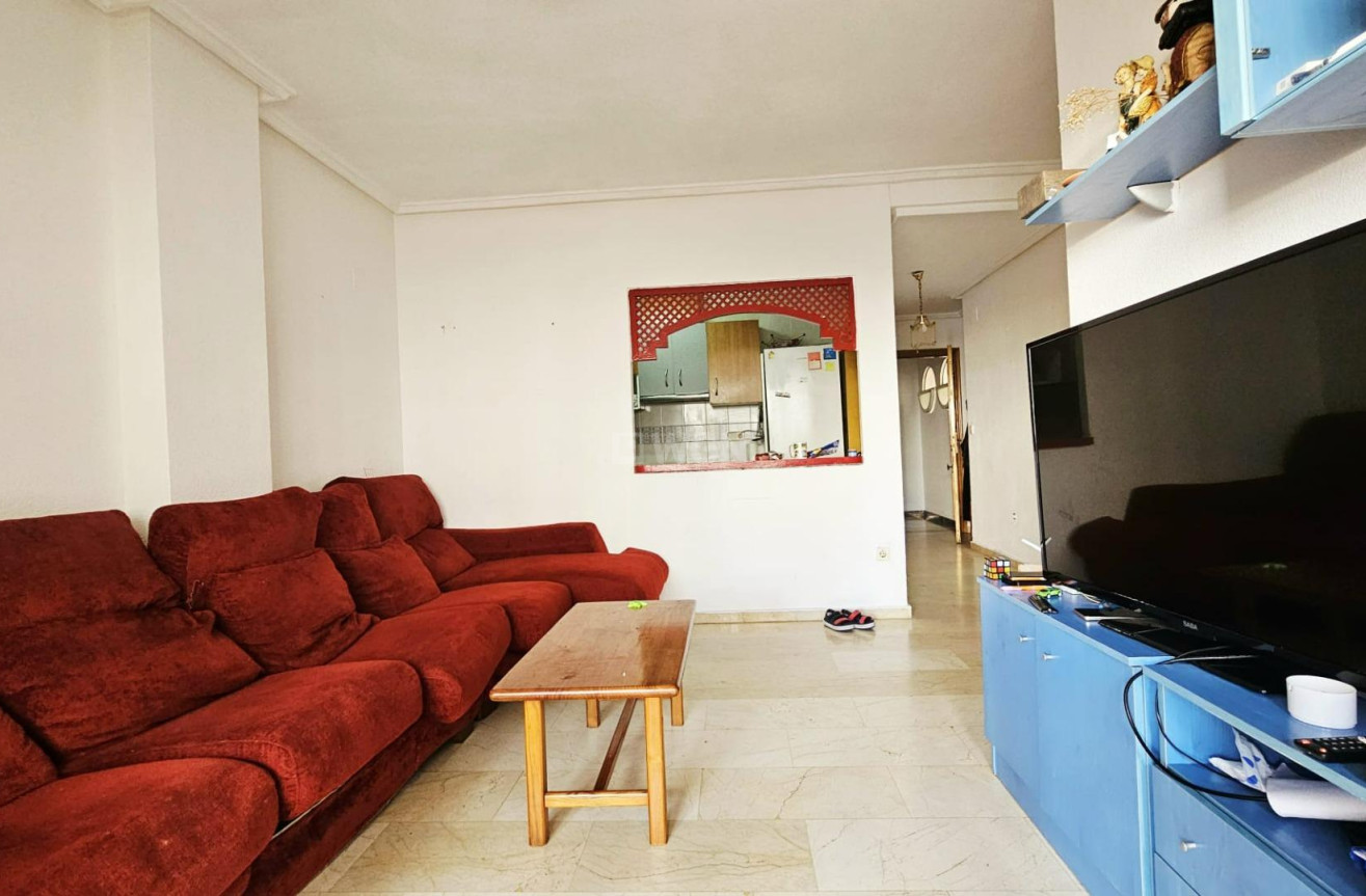 Odsprzedaż - Mieszkanie w bloku - Torrevieja - Playa de los Locos