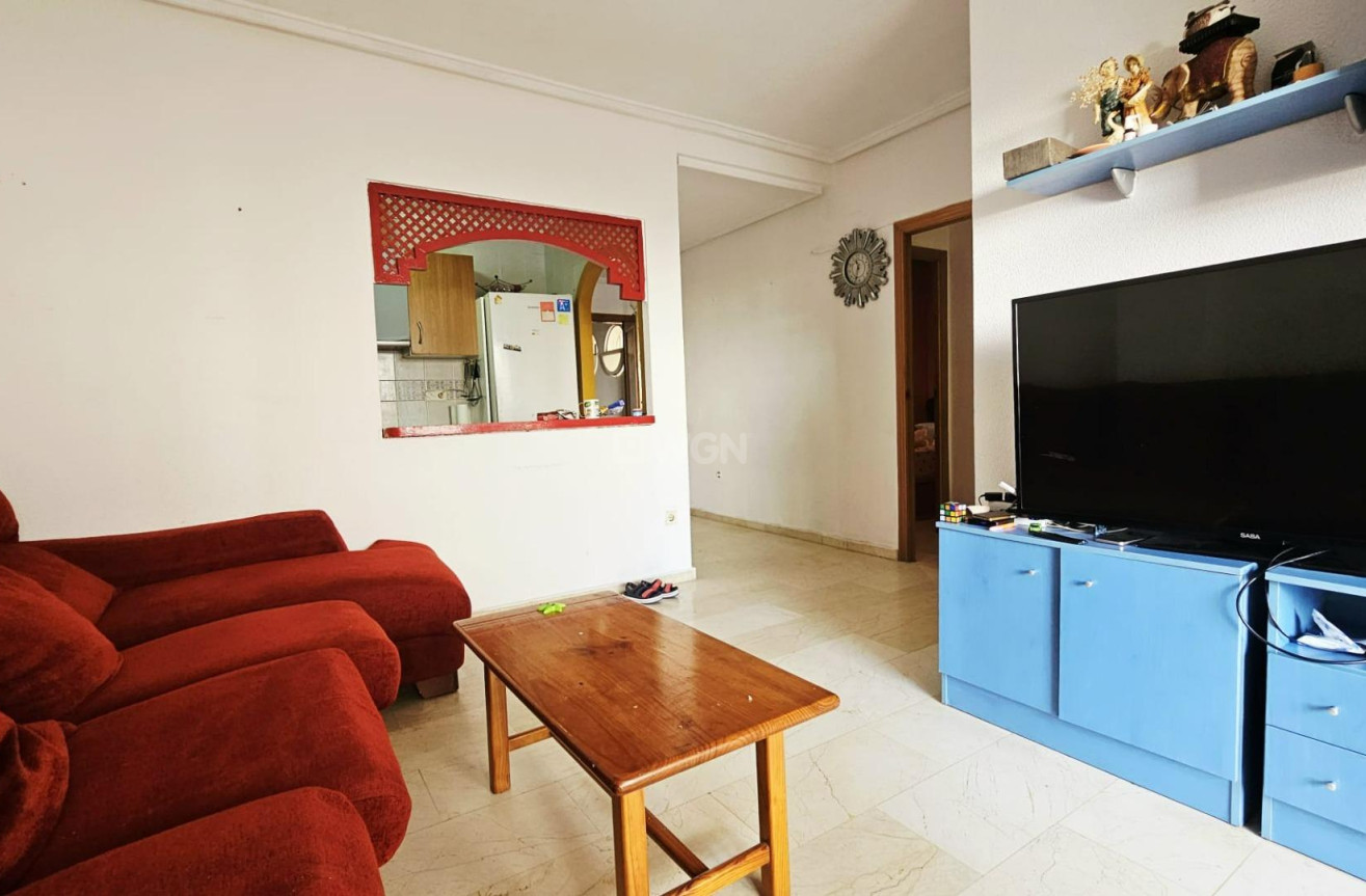 Odsprzedaż - Mieszkanie w bloku - Torrevieja - Playa de los Locos