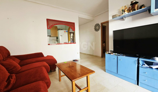 Odsprzedaż - Mieszkanie w bloku - Torrevieja - Playa de los Locos