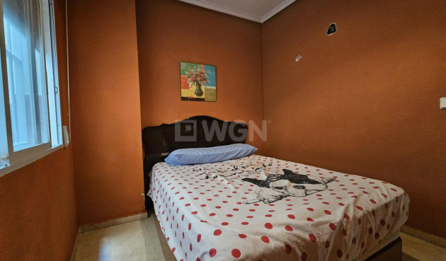 Odsprzedaż - Mieszkanie w bloku - Torrevieja - Playa de los Locos