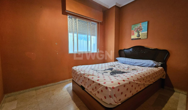 Odsprzedaż - Mieszkanie w bloku - Torrevieja - Playa de los Locos