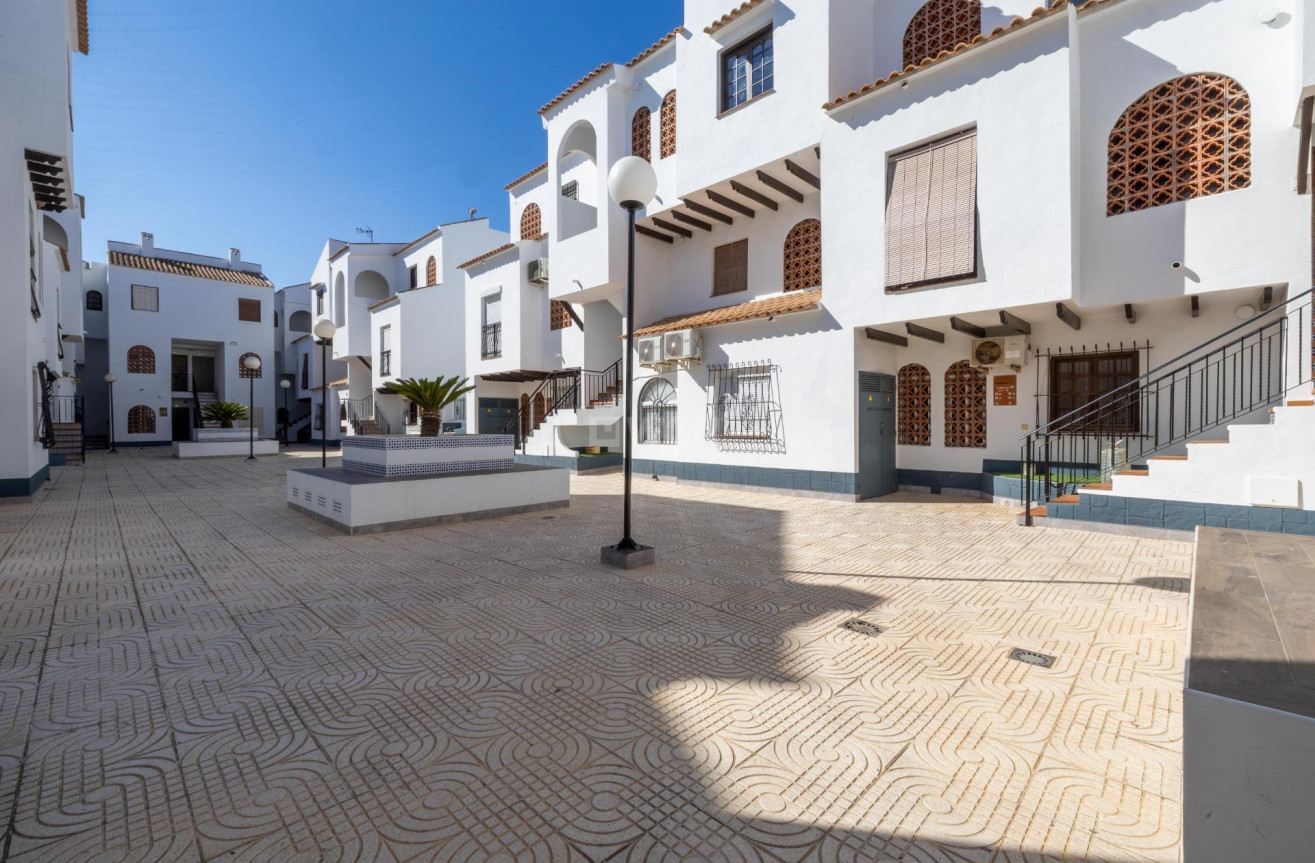 Odsprzedaż - Mieszkanie w bloku - Torrevieja - El Acequión - Los Náufragos