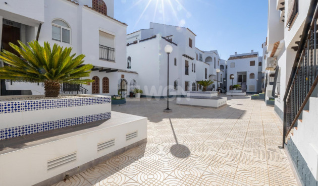 Odsprzedaż - Mieszkanie w bloku - Torrevieja - El Acequión - Los Náufragos