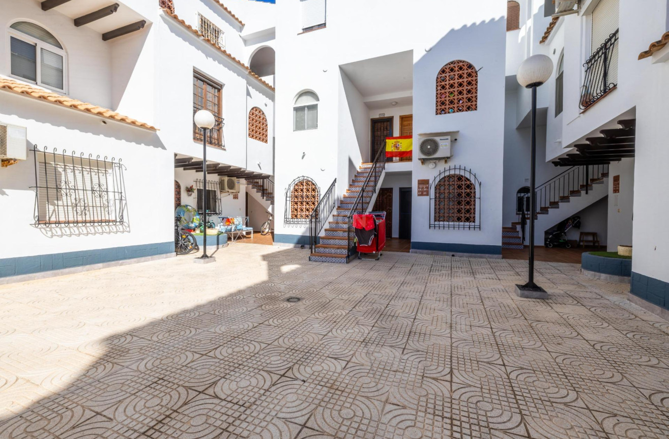 Odsprzedaż - Mieszkanie w bloku - Torrevieja - El Acequión - Los Náufragos