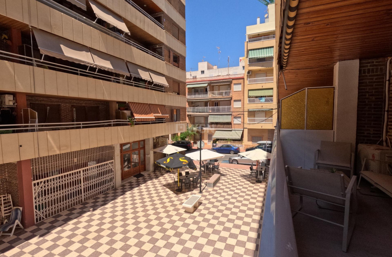 Odsprzedaż - Mieszkanie w bloku - Torrevieja - Acequion