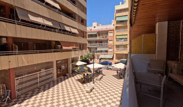 Odsprzedaż - Mieszkanie w bloku - Torrevieja - Acequion