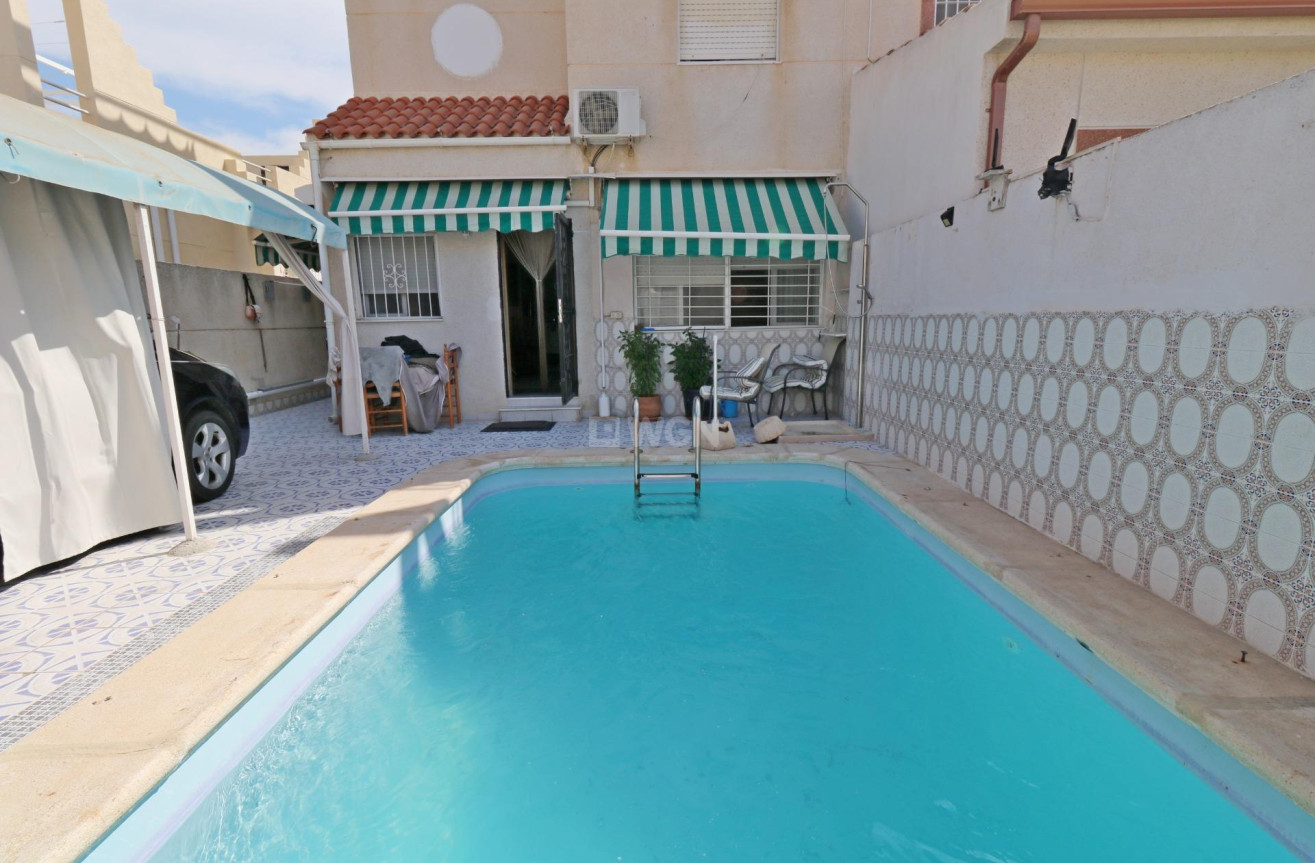 Odsprzedaż - Villa - Torrevieja - Torretas