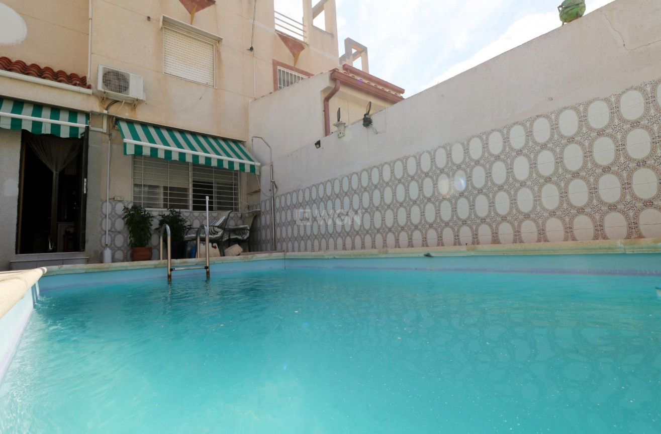 Odsprzedaż - Villa - Torrevieja - Torretas
