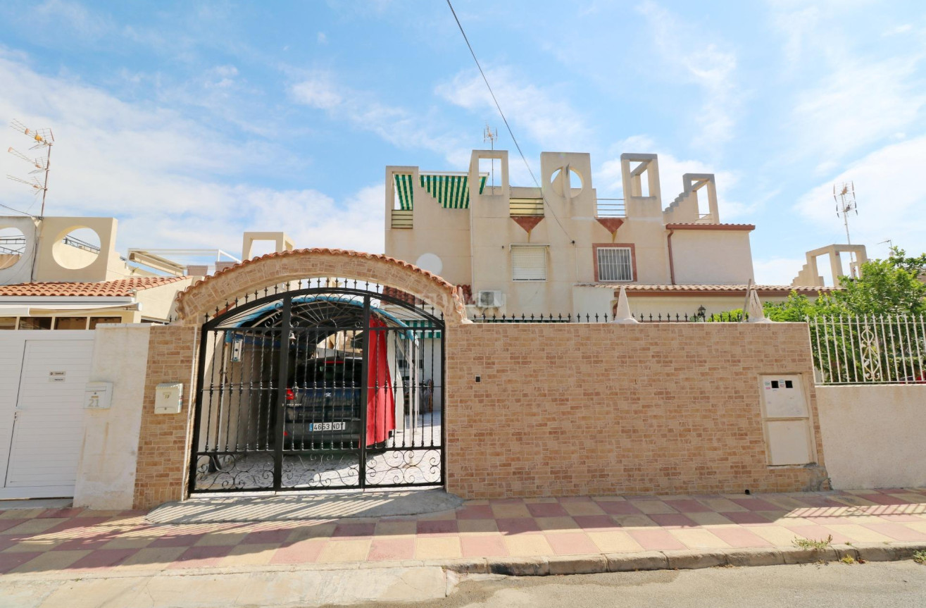 Odsprzedaż - Villa - Torrevieja - Torretas