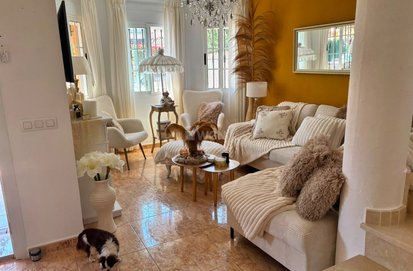 Odsprzedaż - Villa - El Raso - Costa Blanca