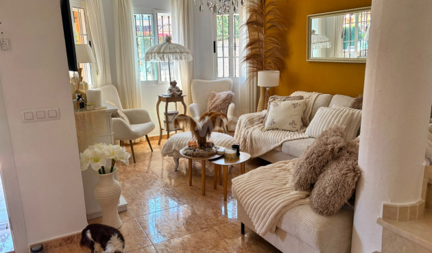 Odsprzedaż - Villa - El Raso - Costa Blanca
