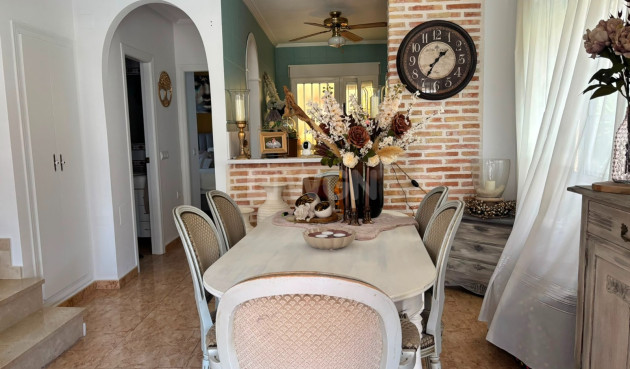 Odsprzedaż - Villa - El Raso - Costa Blanca