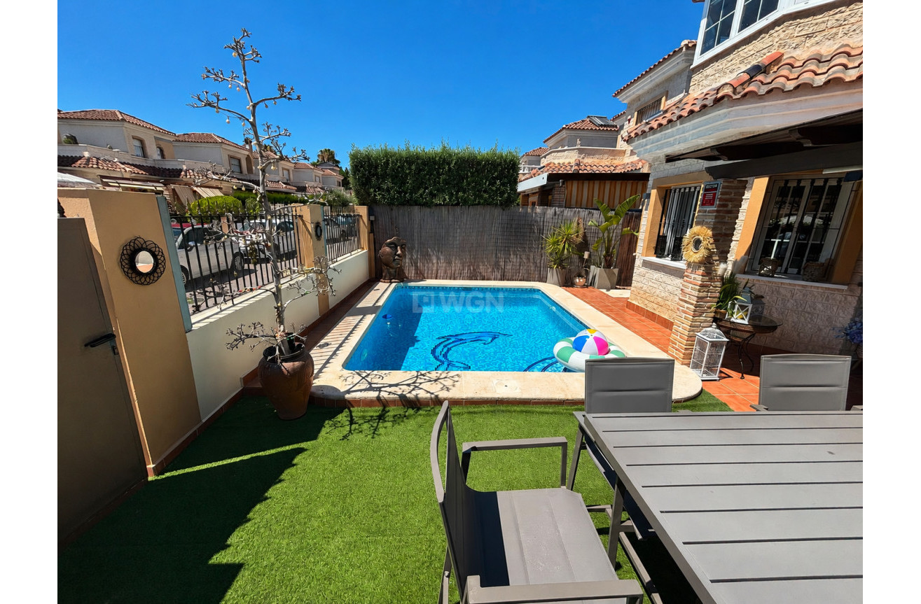 Odsprzedaż - Villa - El Raso - Costa Blanca