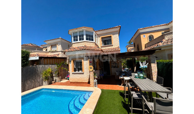 Odsprzedaż - Villa - El Raso - Costa Blanca
