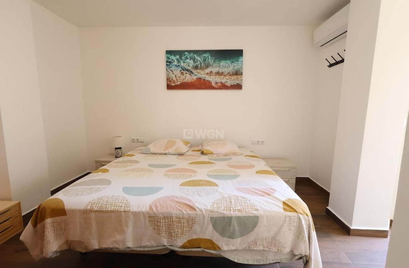 Odsprzedaż - Mieszkanie w bloku - Torrevieja - Costa Blanca