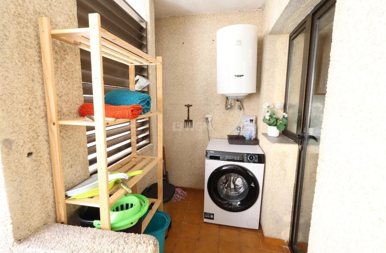 Odsprzedaż - Mieszkanie w bloku - Torrevieja - Costa Blanca