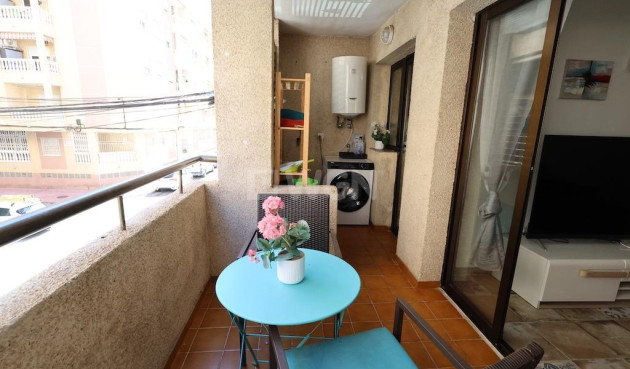 Odsprzedaż - Mieszkanie w bloku - Torrevieja - Costa Blanca